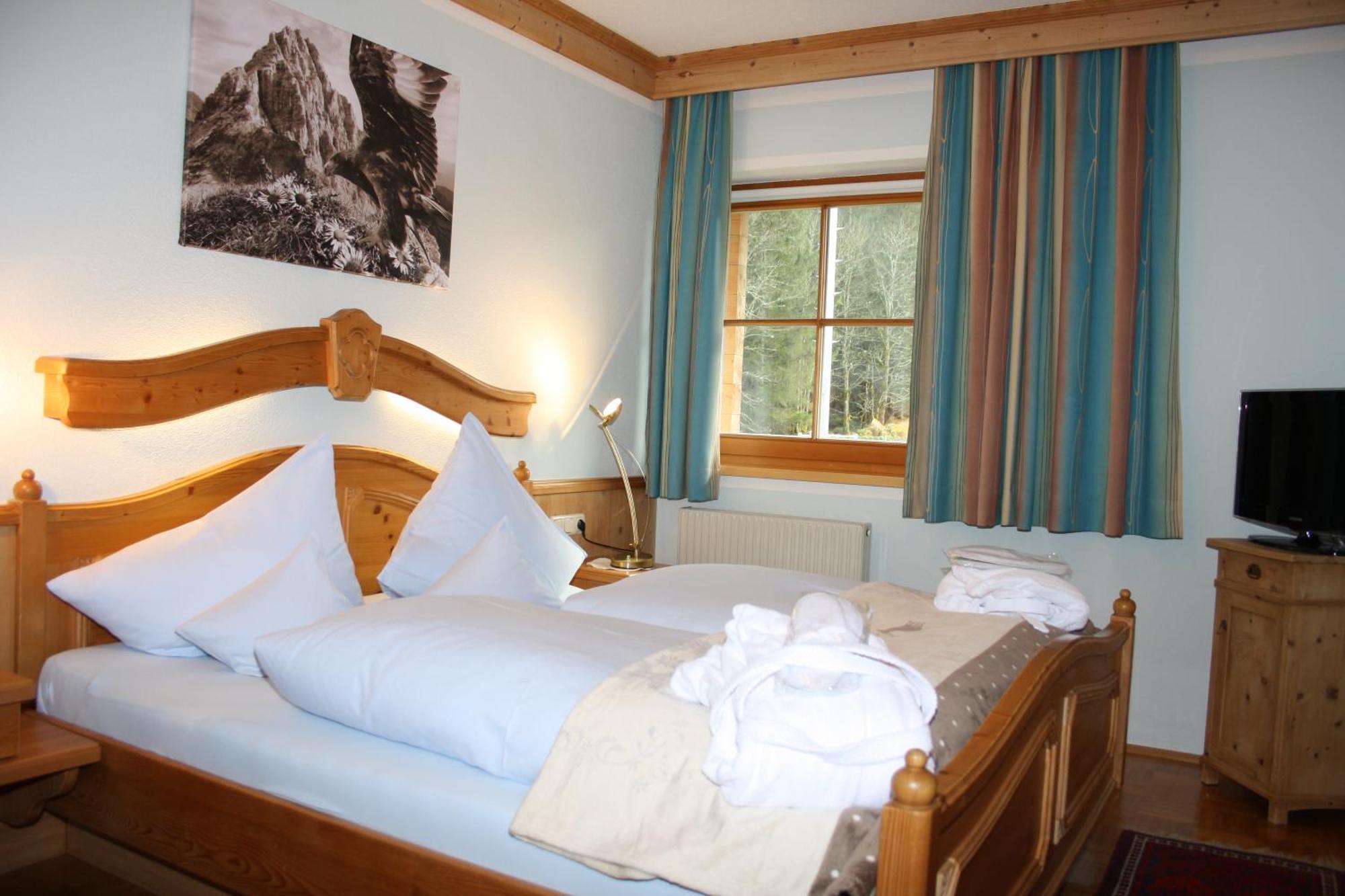 マイヤーホーフェン Vronis Waldhaus Adults Onlyアパートホテル 部屋 写真